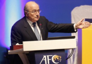 Блаттер согласился с возможностью проведения ЧМ-2022 зимой